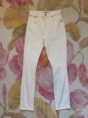 Abercrombie & Fitch Curve Love White Straight Leg Jeans